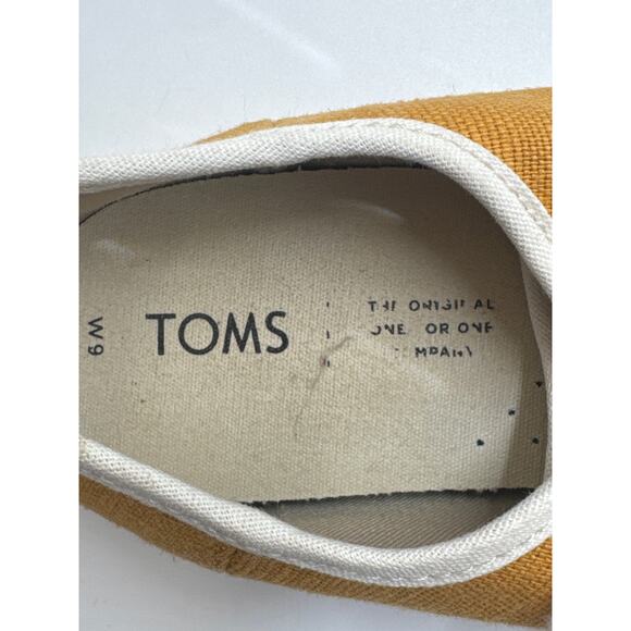 TOMS · Women’s 9 · Heritage Sneakers · Yellow Canvas Lace Up Flats - Picture 4 of 7